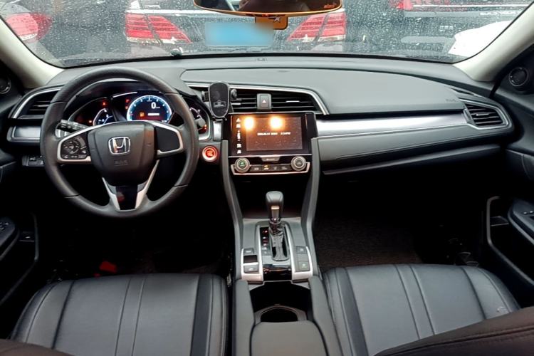 Used Honda Civic 2016 220TURBO CVT Luxury Edition Center Console