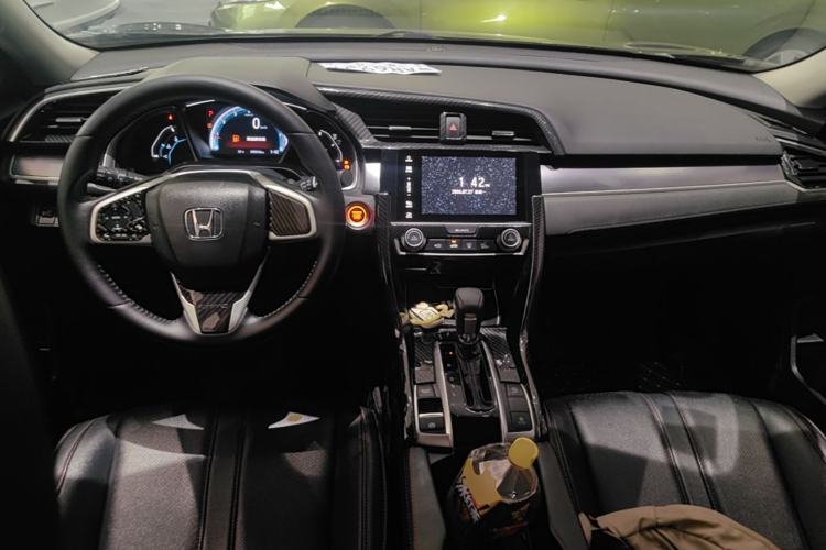 Used Honda Civic 2016 220TURBO CVT Luxury Edition Center Console