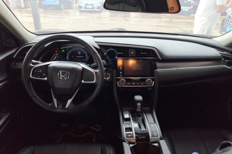 Used Honda Civic 2016 220TURBO CVT Luxury Edition Center Console