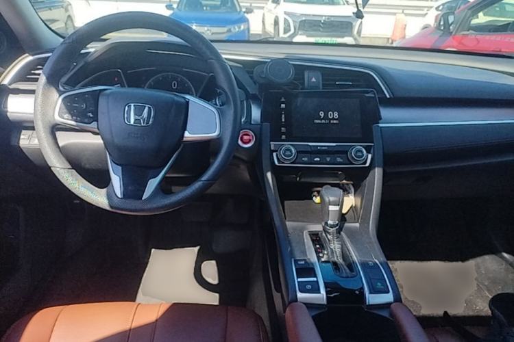 Used Honda Civic 2016 220TURBO CVT Luxury Edition Center Console