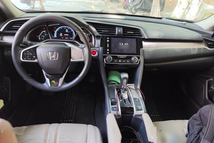 Used Honda Civic 2016 220TURBO CVT Luxury Edition Center Console
