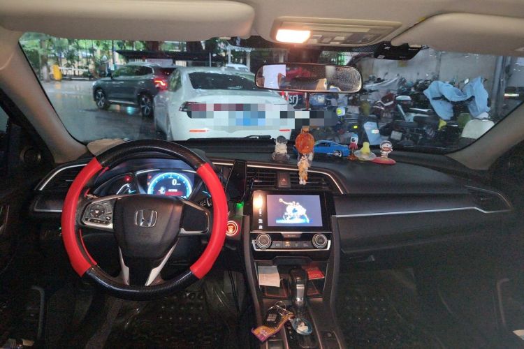 Used Honda Civic 2016 220TURBO CVT Luxury Edition Center Console