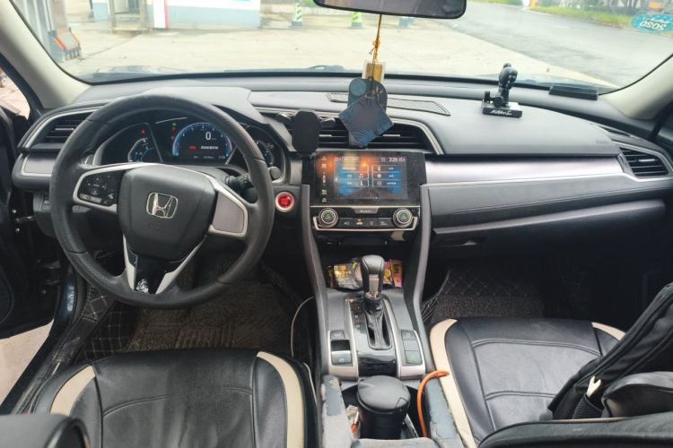 Used Honda Civic 2016 220TURBO CVT Luxury Edition Center Console