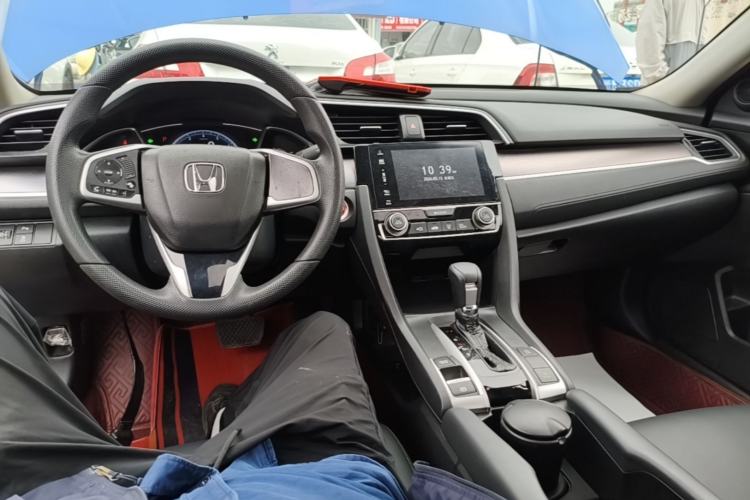 Used Honda Civic 2016 220TURBO CVT Luxury Edition Center Console