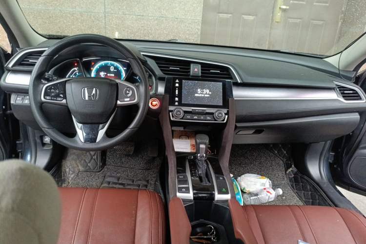 Used Honda Civic 2016 220TURBO CVT Luxury Edition Center Console