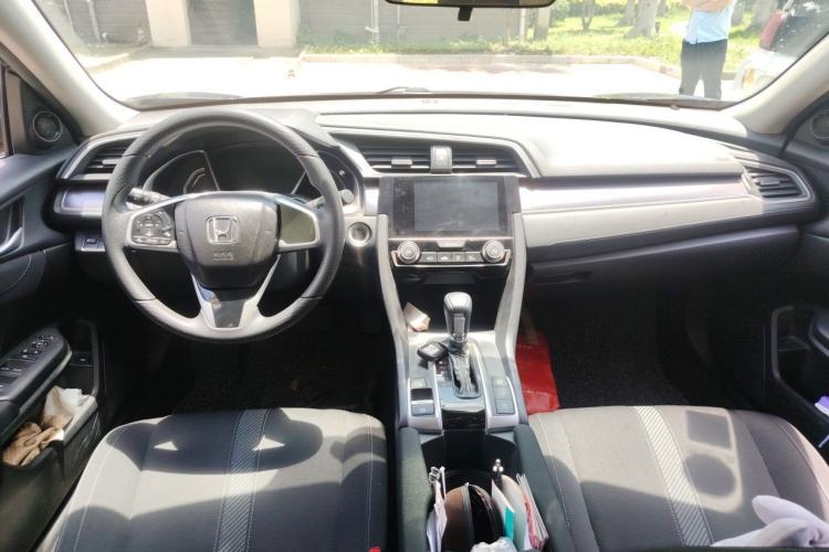 Used Honda Civic 2016 220TURBO CVT Luxury Edition Center Console