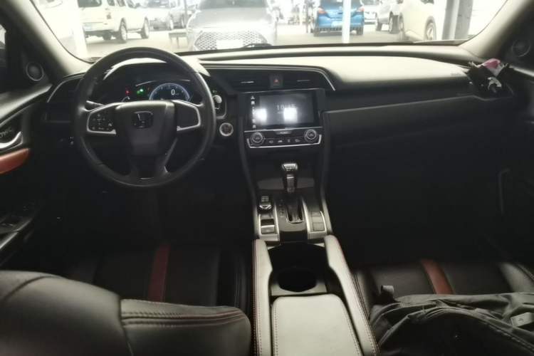 Used Honda Civic 2016 220TURBO CVT Luxury Edition Center Console