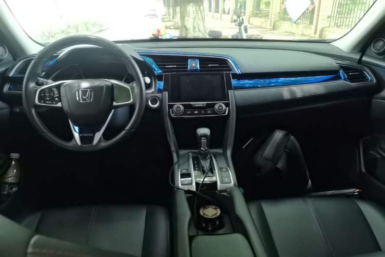 Used Honda Civic 2016 220TURBO CVT Luxury Edition Center Console
