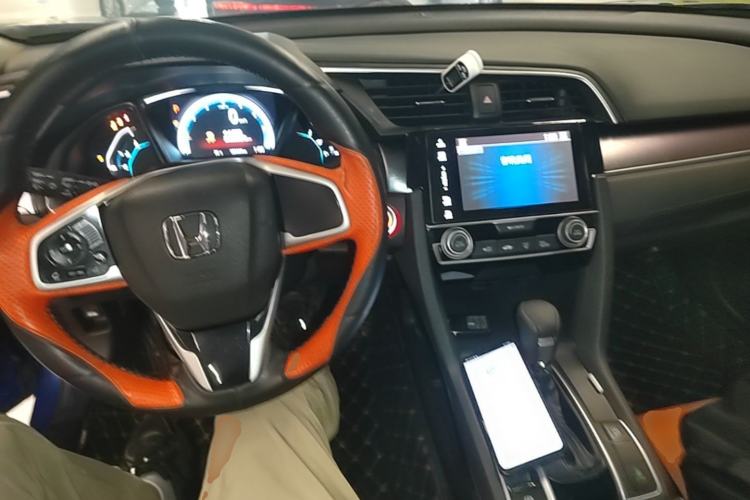 Used Honda Civic 2016 220TURBO CVT Luxury Edition Center Console