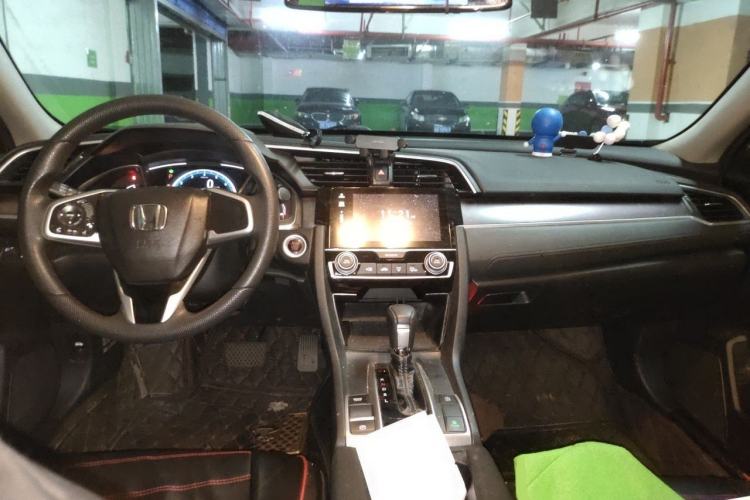 Used Honda Civic 2016 220TURBO CVT Luxury Edition Center Console