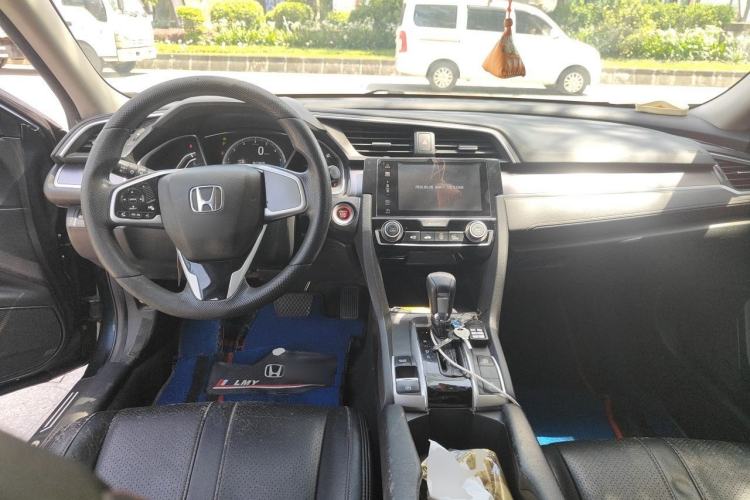 Used Honda Civic 2016 220TURBO CVT Luxury Edition Center Console