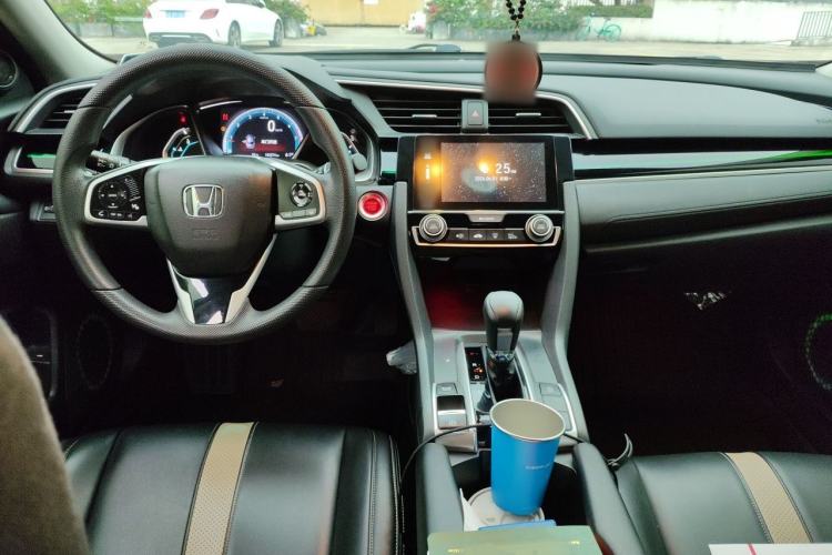 Used Honda Civic 2016 220TURBO CVT Luxury Edition Center Console