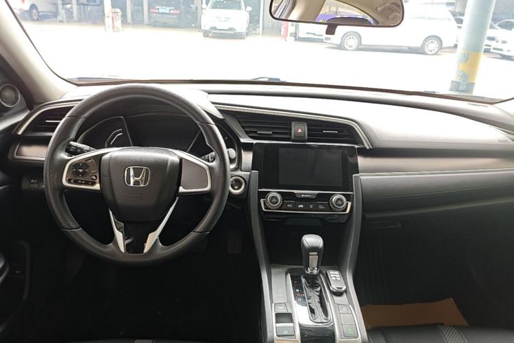 Used Honda Civic 2016 220TURBO CVT Luxury Edition Center Console