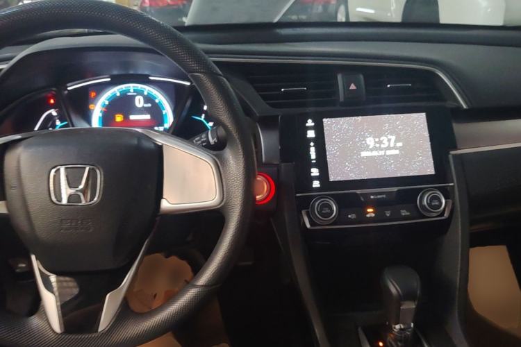 Used Honda Civic 2016 220TURBO CVT Luxury Edition Center Console