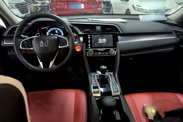 Used Honda Civic 2016 220TURBO Manual Luxury Edition Center Console