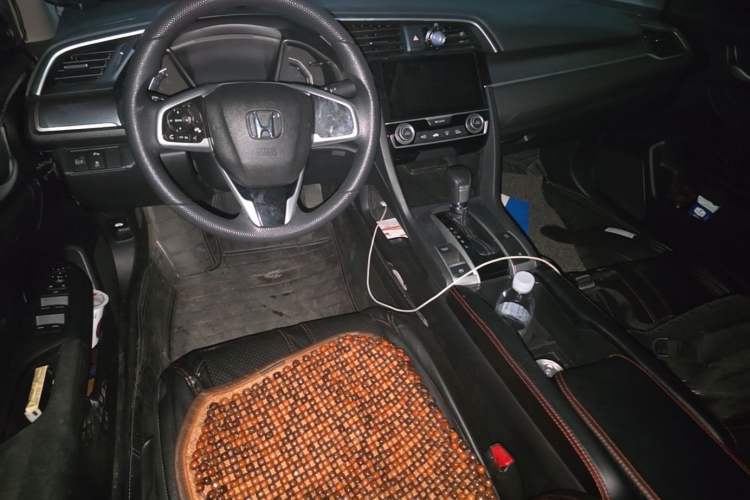 Used Honda Civic 2016 220TURBO CVT Luxury Edition Center Console
