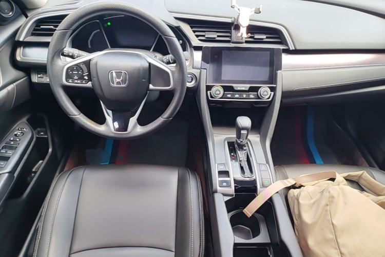 Used Honda Civic 2016 220TURBO CVT Luxury Edition Center Console