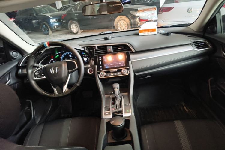 Used Honda Civic 2016 220TURBO CVT Luxury Edition Center Console