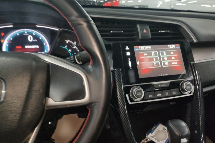 Used Honda Civic 2016 220TURBO CVT Luxury Edition Center Console
