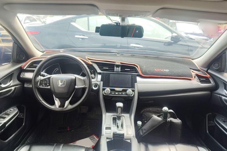 Used Honda Civic 2016 220TURBO CVT Luxury Edition Center Console