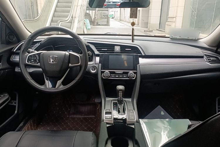 Used Honda Civic 2016 220TURBO CVT Luxury Edition Center Console