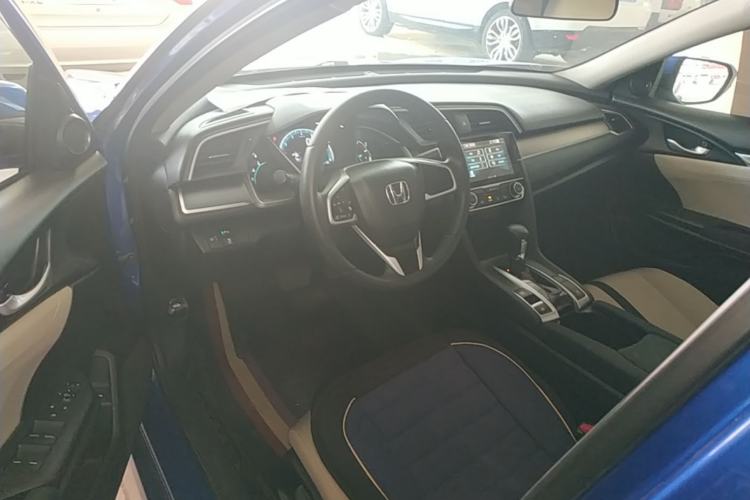 Used Honda Civic 2016 220TURBO CVT Luxury Edition Center Console