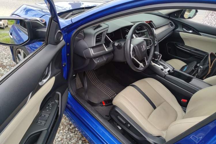 Used Honda Civic 2016 220TURBO CVT Prestige Edition Driver Seat