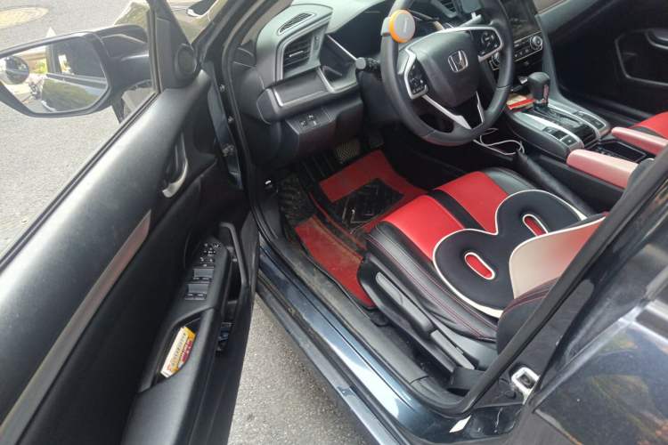 Used Honda Civic 2016 220TURBO CVT Luxury Edition Driver Seat