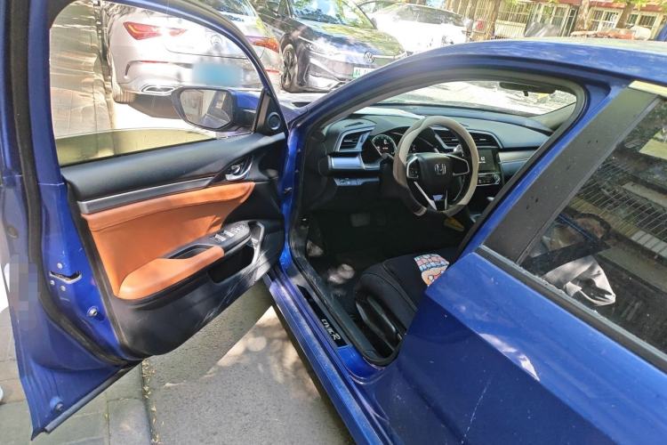 Used Honda Civic 2016 220TURBO CVT Luxury Edition Driver Seat