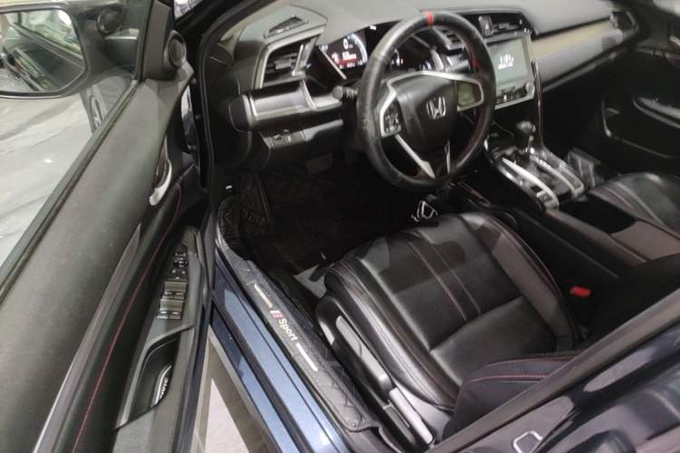 Used Honda Civic 2016 220TURBO CVT Luxury Edition Driver Seat