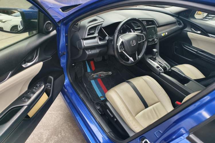 Used Honda Civic 2016 220TURBO CVT Prestige Edition Driver Seat