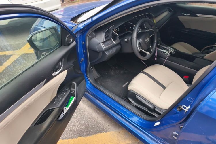 Used Honda Civic 2016 220TURBO CVT Luxury Edition Driver Seat