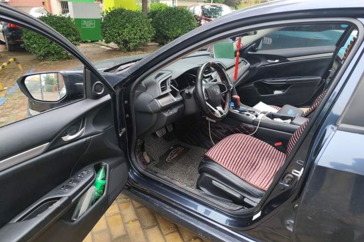 Used Honda Civic 2016 220TURBO CVT Luxury Edition Driver Seat