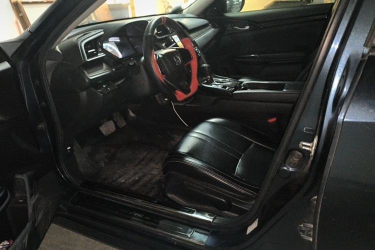 Used Honda Civic 2016 220TURBO CVT Luxury Edition Driver Seat