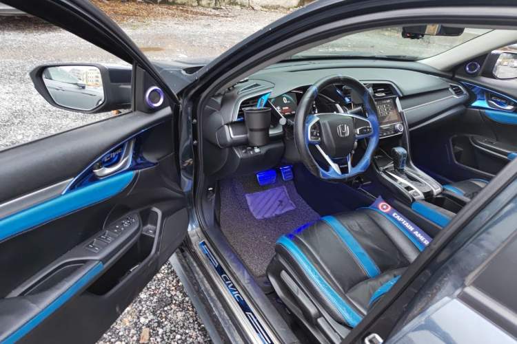 Used Honda Civic 2016 220TURBO CVT Luxury Edition Driver Seat