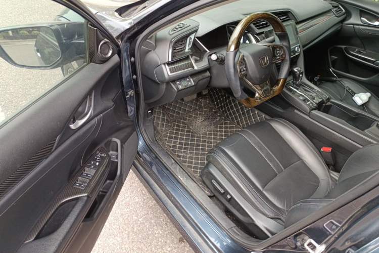Used Honda Civic 2016 220TURBO CVT Prestige Edition Driver Seat