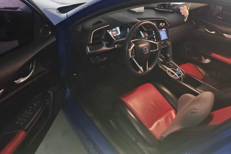 Used Honda Civic 2016 220TURBO CVT Luxury Edition Driver Seat