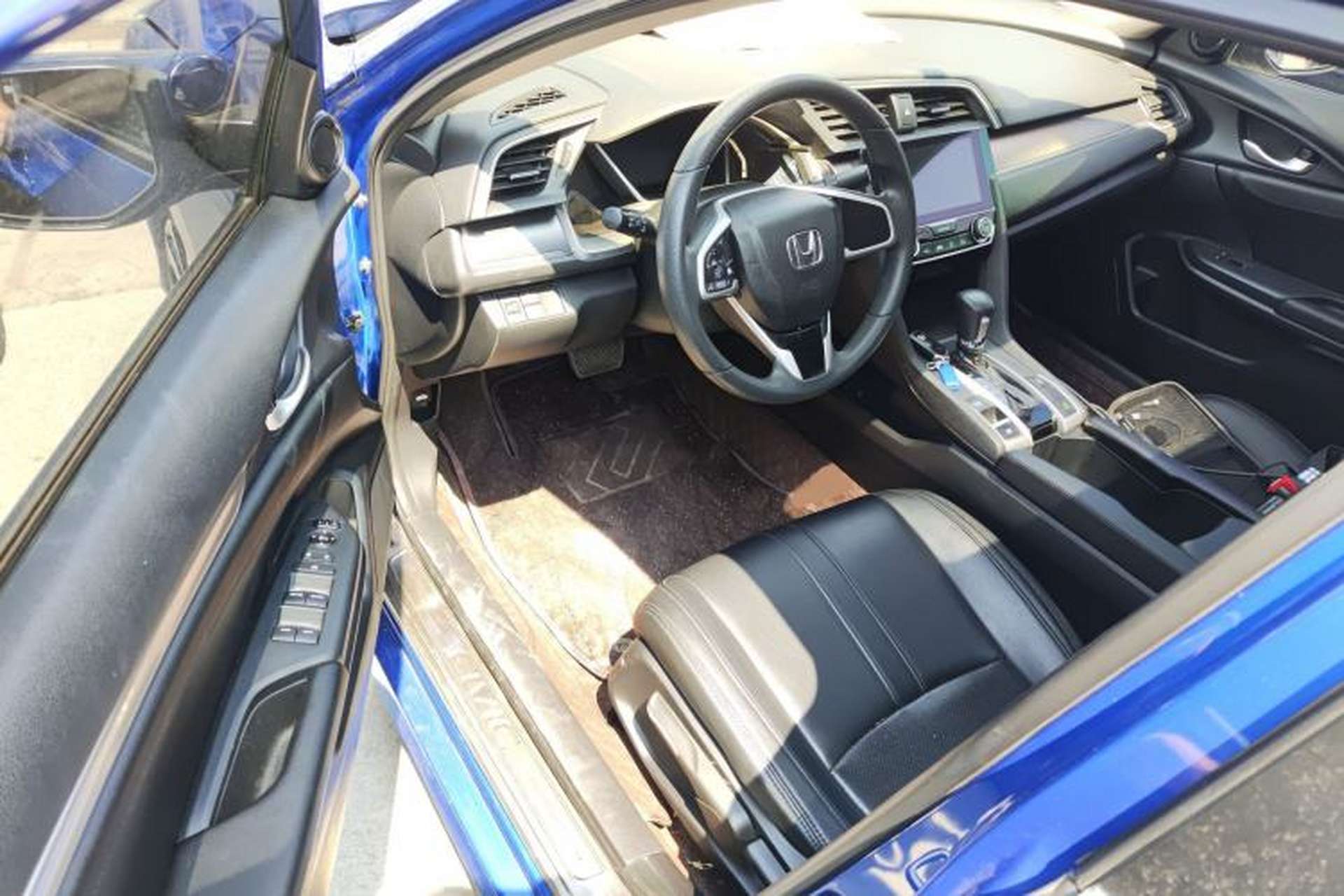 Used Honda Civic 2016 220TURBO CVT Luxury Edition Driver Seat
