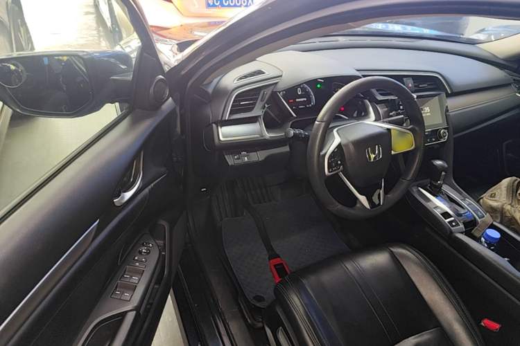 Used Honda Civic 2016 220TURBO CVT Luxury Edition Driver Seat