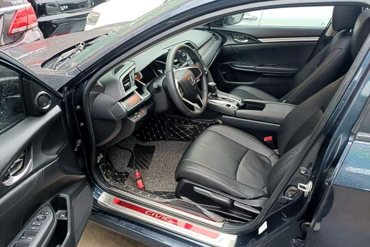 Used Honda Civic 2016 220TURBO CVT Luxury Edition Driver Seat
