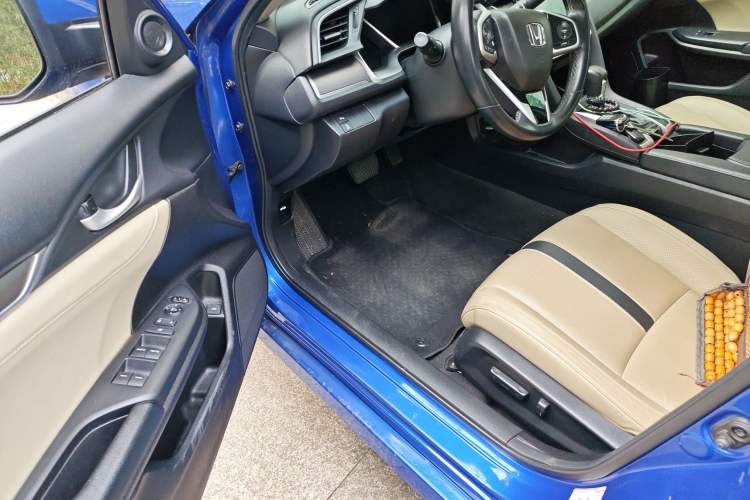 Used Honda Civic 2016 220TURBO CVT Prestige Edition Driver Seat