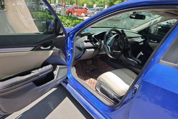 Used Honda Civic 2016 220TURBO CVT Luxury Edition Driver Seat