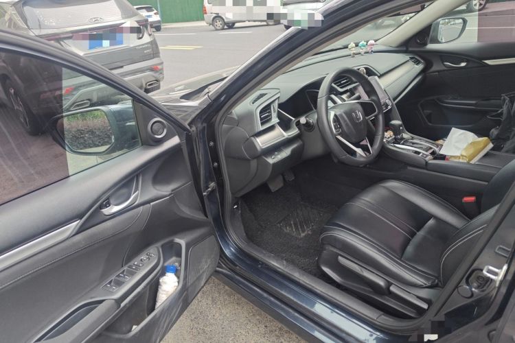 Used Honda Civic 2016 220TURBO CVT Luxury Edition Driver Seat
