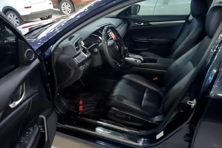 Used Honda Civic 2016 220TURBO CVT Prestige Edition Driver Seat