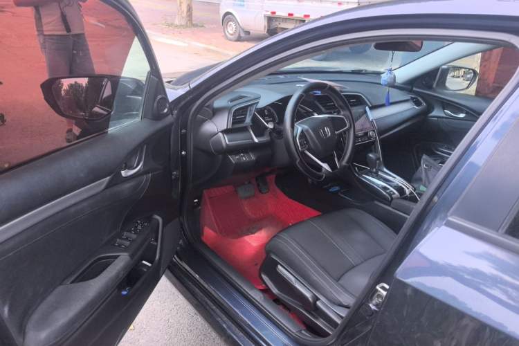 Used Honda Civic 2016 220TURBO CVT Luxury Edition Driver Seat
