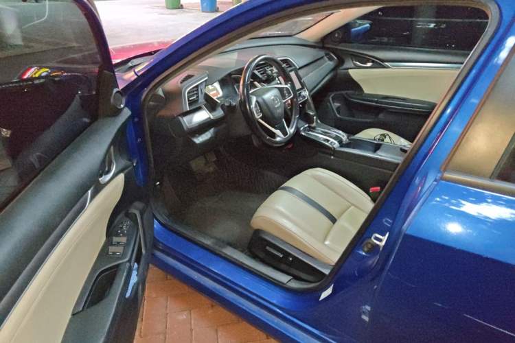 Used Honda Civic 2016 220TURBO CVT Prestige Edition Driver Seat