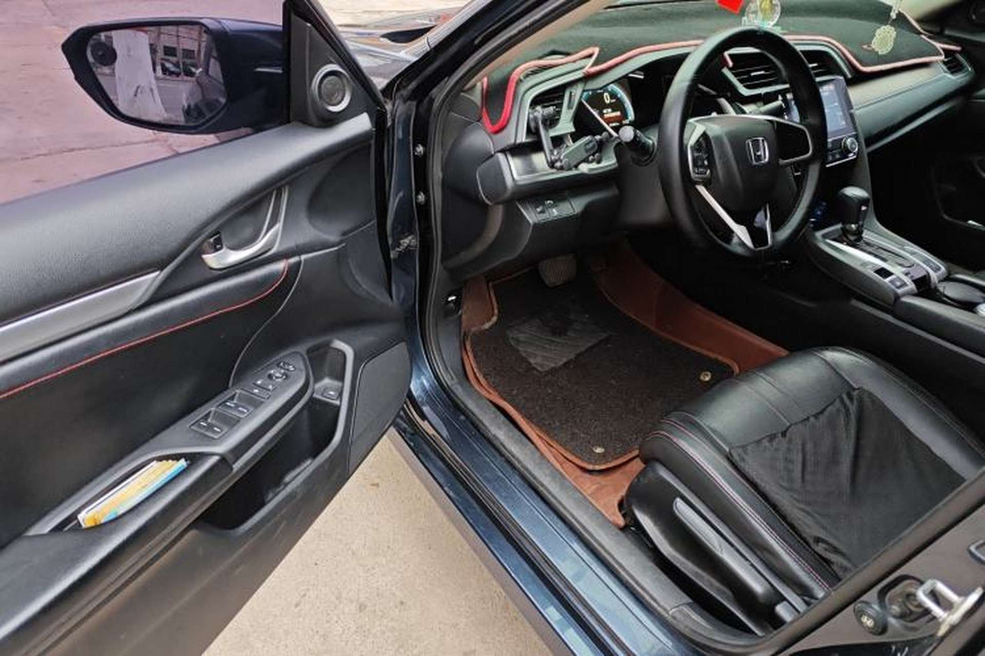 Used Honda Civic 2016 220TURBO CVT Luxury Edition Driver Seat