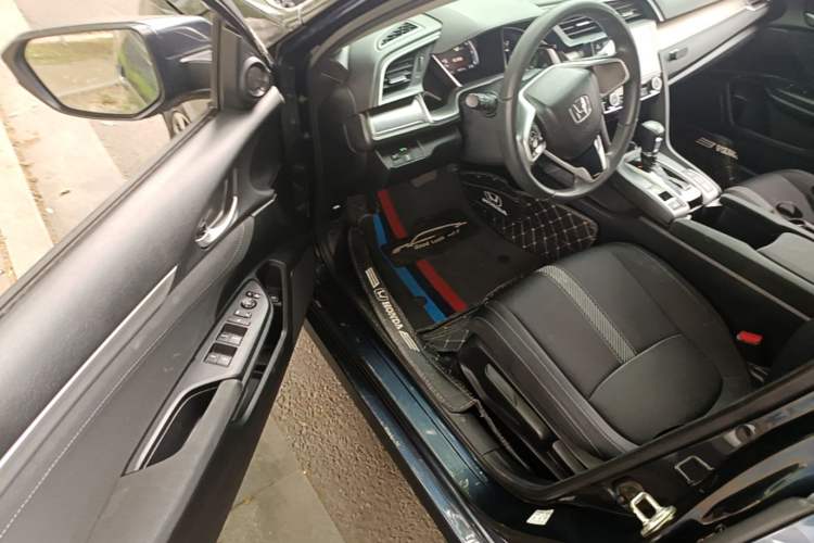 Used Honda Civic 2016 220TURBO CVT Luxury Edition Driver Seat