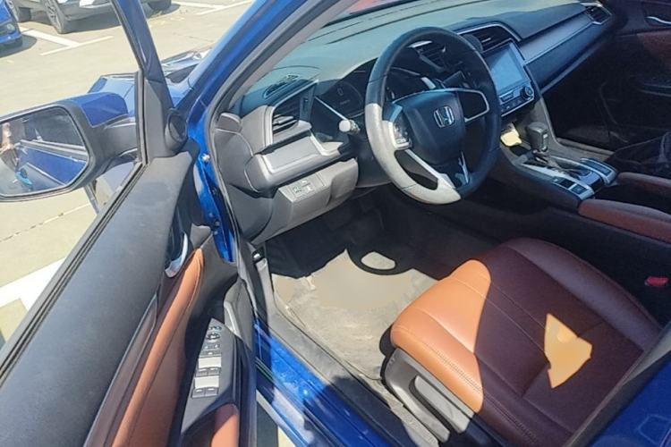 Used Honda Civic 2016 220TURBO CVT Luxury Edition Driver Seat