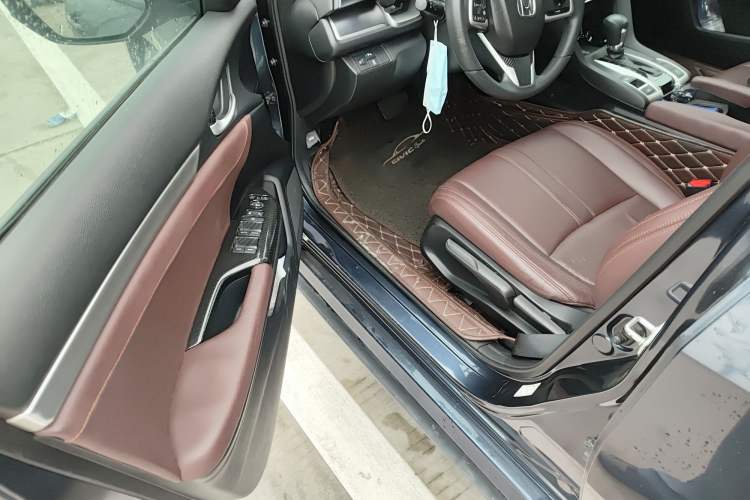 Used Honda Civic 2016 220TURBO CVT Luxury Edition Driver Seat